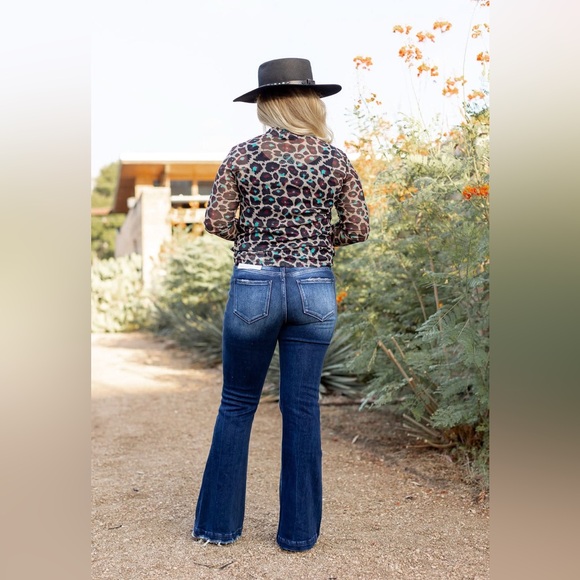 Petra153 Women’s Distressed Mid Rise Stretch Flare Jeans Size 9 - Picture 6 of 14